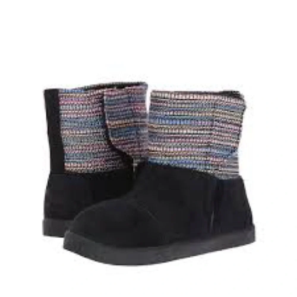 Tom’s size 5 big kids boots/adult 7